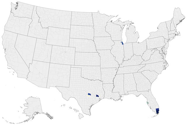 Chestnut-fronted Macaw county map